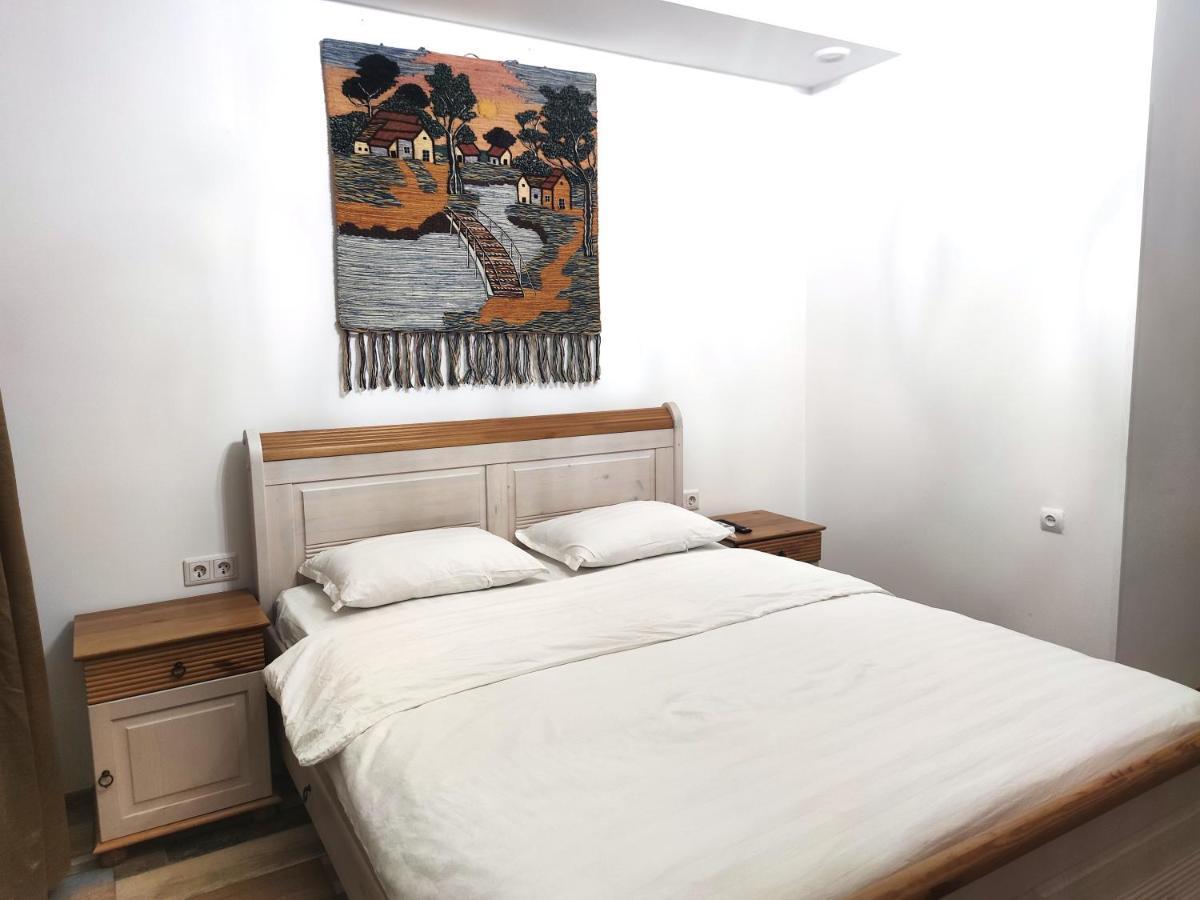 Loftik Gagarin Street Apartment Almaty